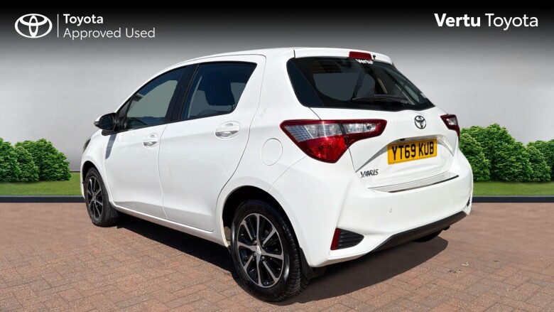 Toyota Yaris 1.0 [72] VVT-i Icon Tech 5dr Petrol Hatchback